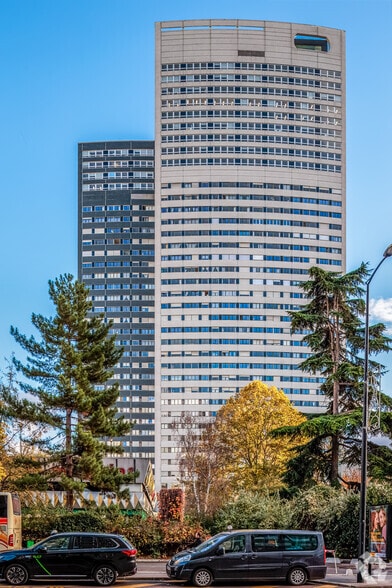 20 Ter Rue De Bezons, Courbevoie à louer - Photo de l’immeuble – Image 3 sur 5