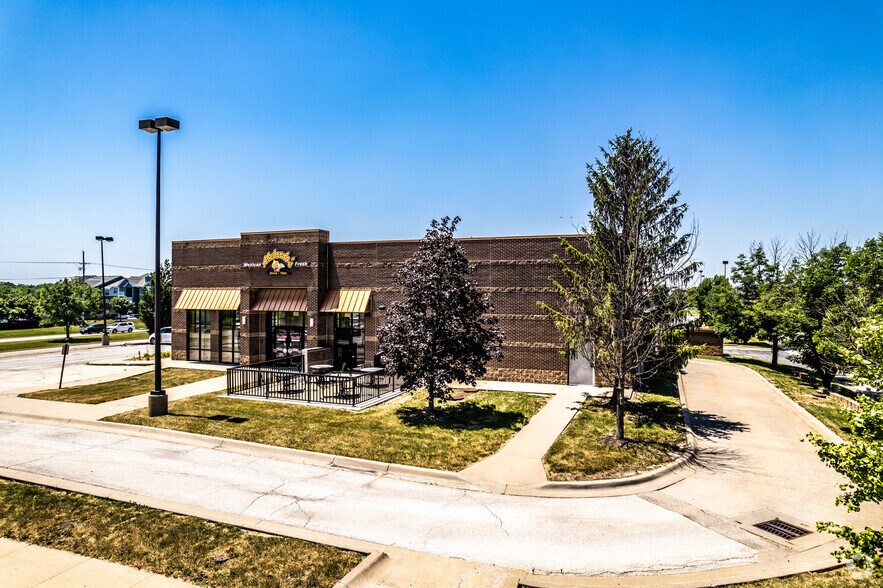 12210 W 135th St, Overland Park, KS à vendre - Photo de l’immeuble – Image 2 sur 3