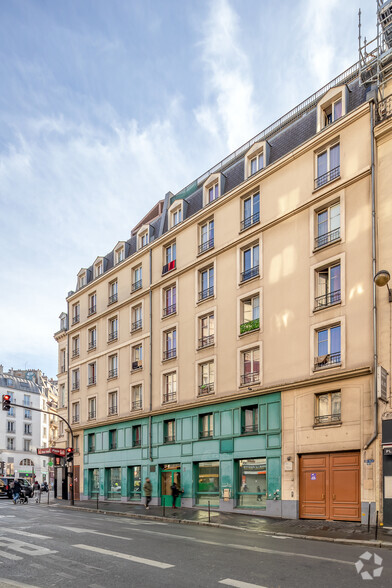 162 D Rue Du Faubourg Saint-Denis, Paris à louer - Photo de l’immeuble – Image 2 sur 2