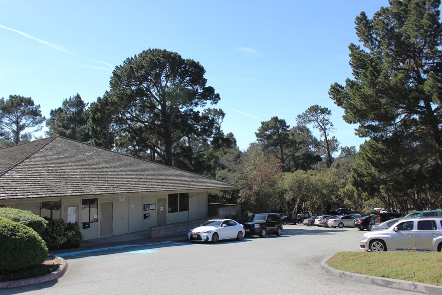 1900 Garden Rd, Monterey, CA à louer - Photo de l’immeuble – Image 2 sur 6