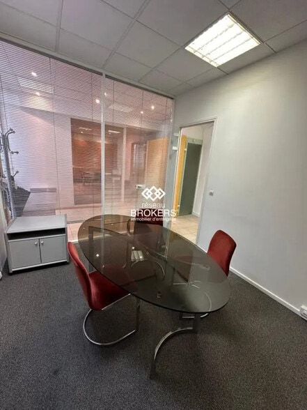Bureau dans Paris à louer - Photo de l’immeuble – Image 2 sur 5