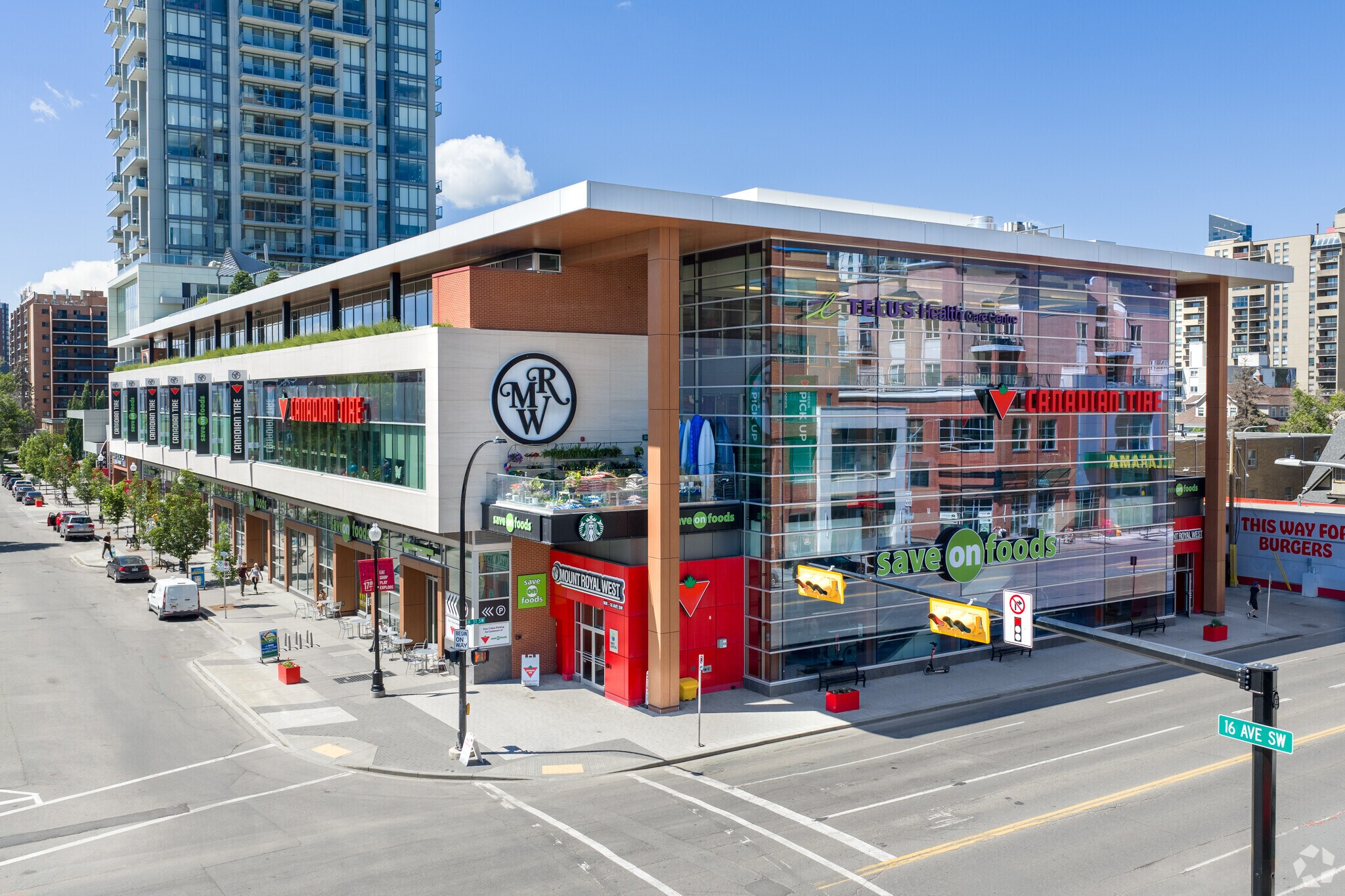 906 16th Ave SW, Calgary, AB à louer Photo principale– Image 1 sur 8