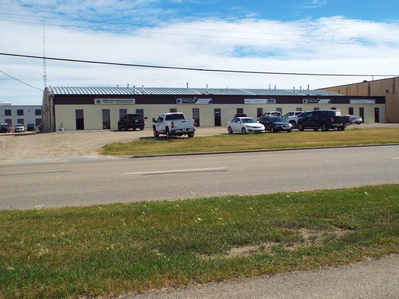 5905 45th St, Leduc, AB à vendre - Photo de l’immeuble – Image 1 sur 9