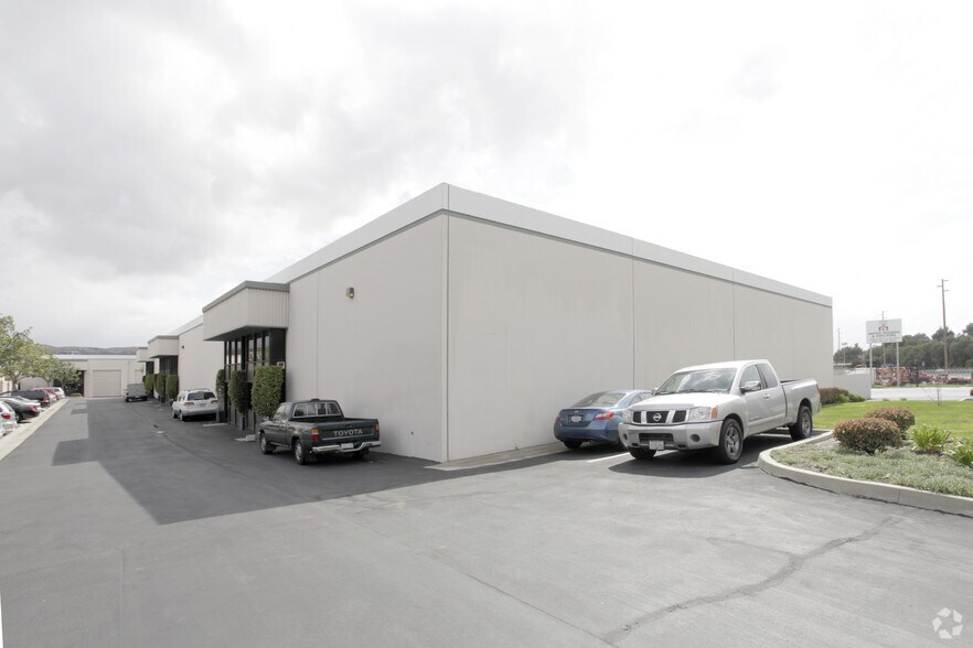 4114-4120 Valley Blvd, Walnut, CA à louer - Photo principale – Image 1 sur 11