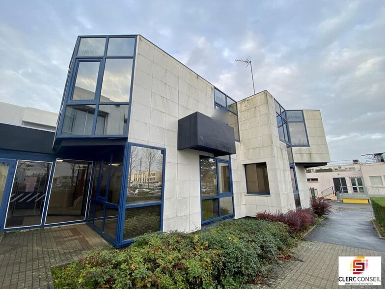 Bureau dans Évreux à louer - Photo de l’immeuble – Image 2 sur 9