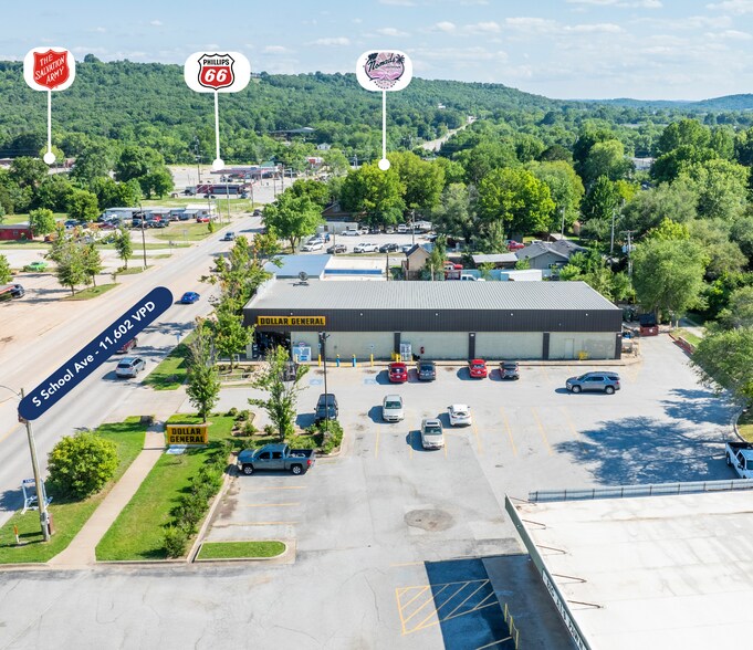 1221 S School Ave, Fayetteville, AR à louer - Photo de l’immeuble – Image 3 sur 8