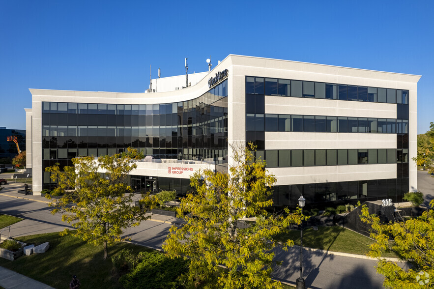 306 Town Centre Blvd N, Markham, ON à louer - Photo de l’immeuble – Image 2 sur 6