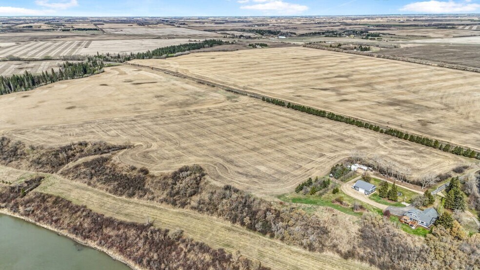 NW - 25 - 54 - 23 - 4, Sturgeon County, AB à vendre - Aérien – Image 2 sur 2