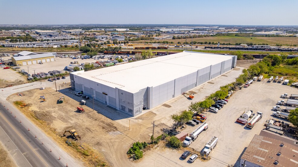 5260 Blue Mound Rd, Fort Worth, TX à louer - Photo de l’immeuble – Image 3 sur 18