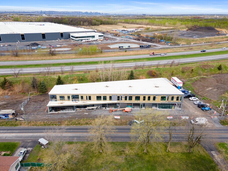 1100 Rte Édouard-VII, Saint-philippe, QC à louer - Photo de l’immeuble – Image 2 sur 14