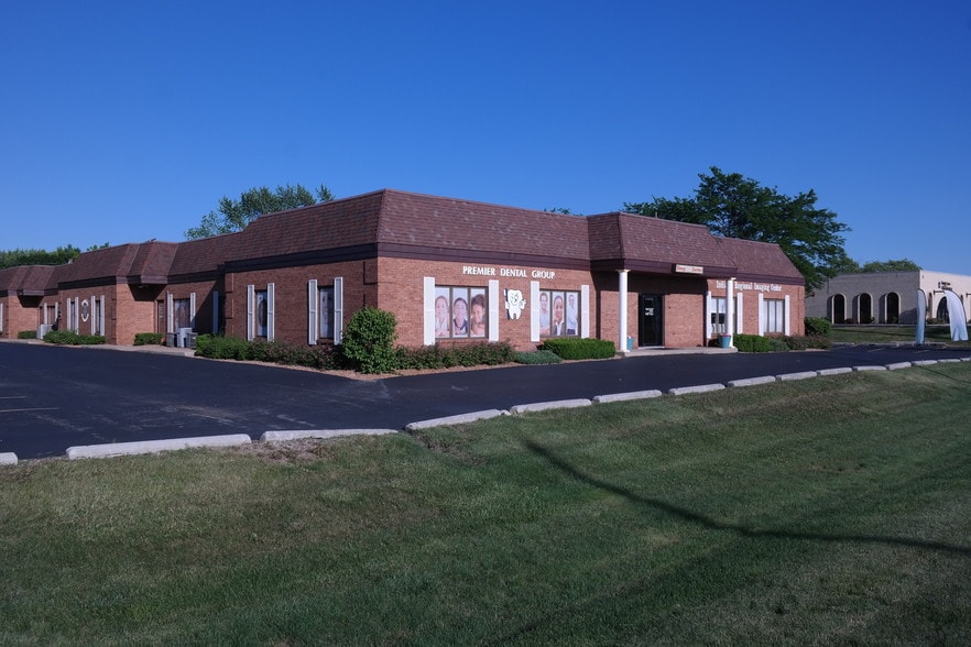 7889 Broadway, Merrillville, IN à louer - Photo principale – Image 1 sur 5