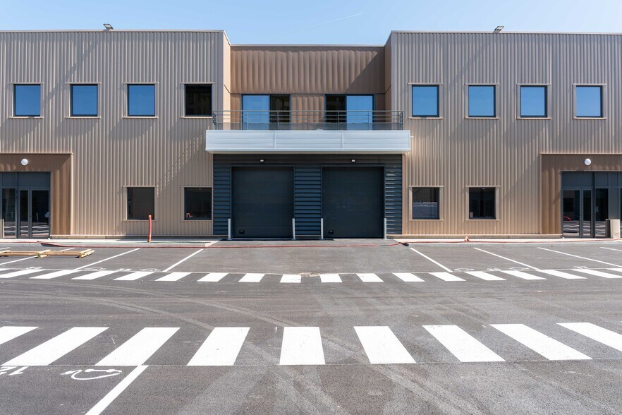 Zac de la Sablonnière, Oissel à vendre - Photo de l’immeuble – Image 3 sur 7