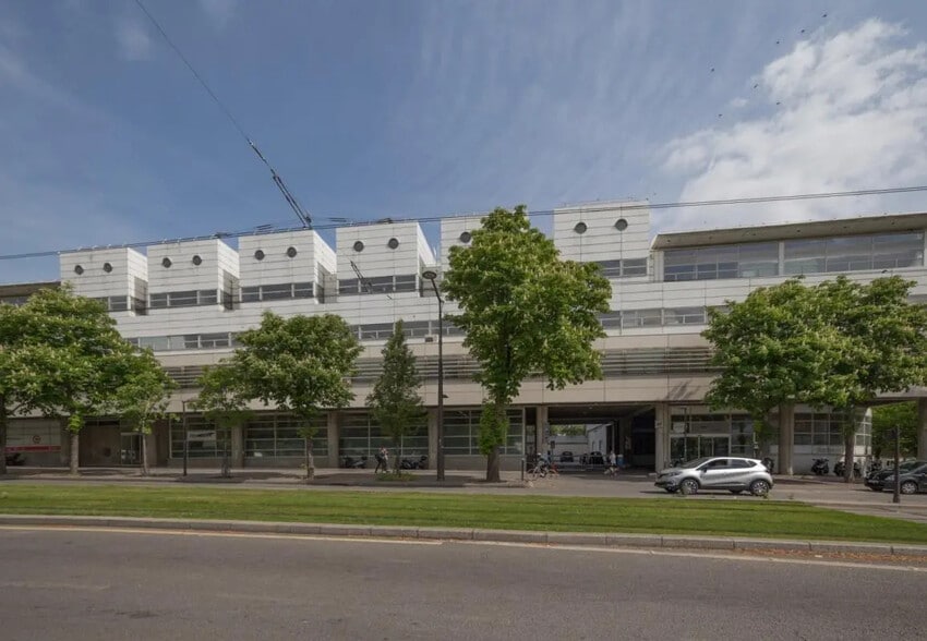 33 Boulevard Du Général Martial Valin, Paris à louer - Photo de l’immeuble – Image 1 sur 9