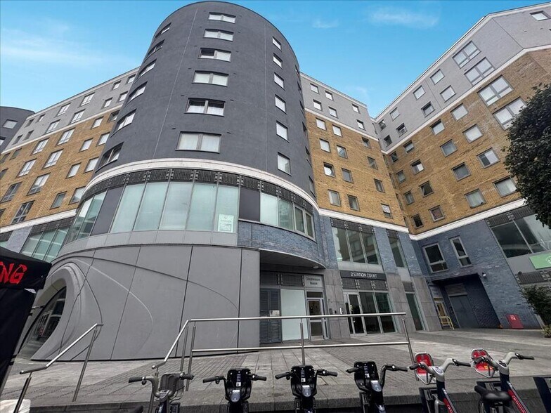Imperial Rd, Londres à vendre - Photo de l’immeuble – Image 2 sur 9