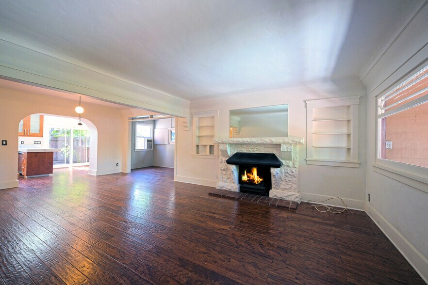 4311 Kingswell Ave, Los Angeles, CA à vendre - Photo de l’immeuble – Image 3 sur 20