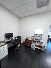 22750 Hawthorne Blvd, Torrance, CA à louer Photo intérieure– Image 2 sur 5