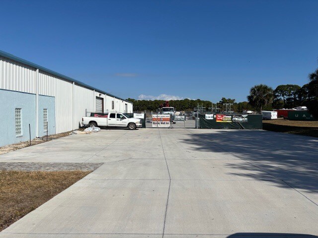 2760 Business Center Blvd, Melbourne, FL à vendre - Photo de l’immeuble – Image 3 sur 9