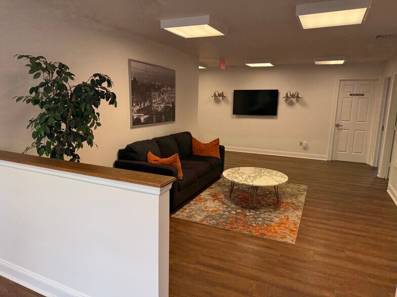 408 Main St, Chester, NJ à louer - Photo de l’immeuble – Image 3 sur 9