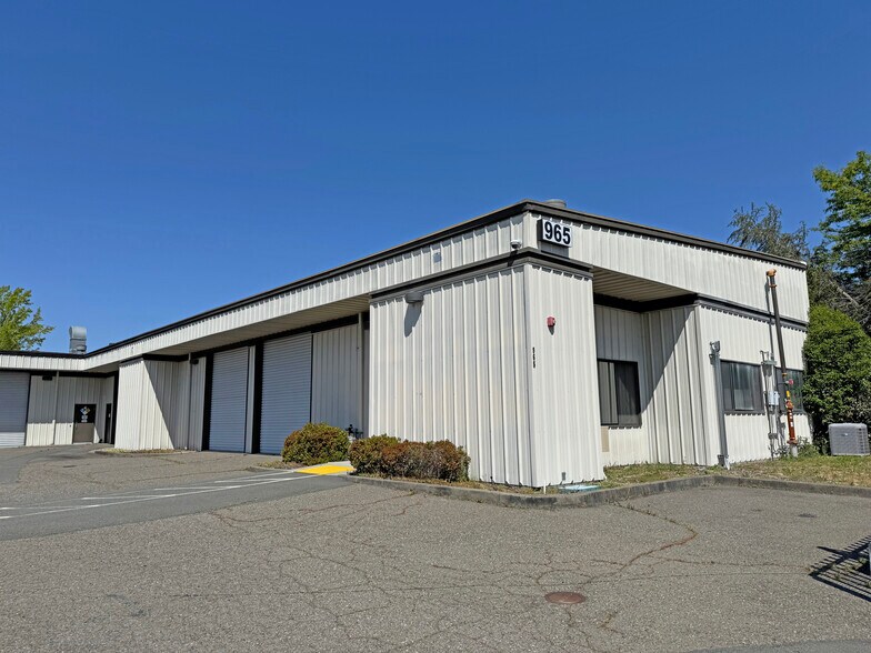 965 Piner Pl, Santa Rosa, CA à vendre - Photo de l’immeuble – Image 1 sur 9