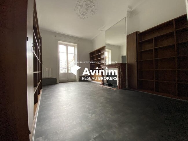 Plus de détails pour Bureau à vendre