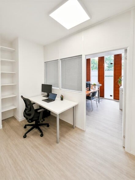 143 Boulevard Pereire, Paris à louer - Photo de l’immeuble – Image 3 sur 9