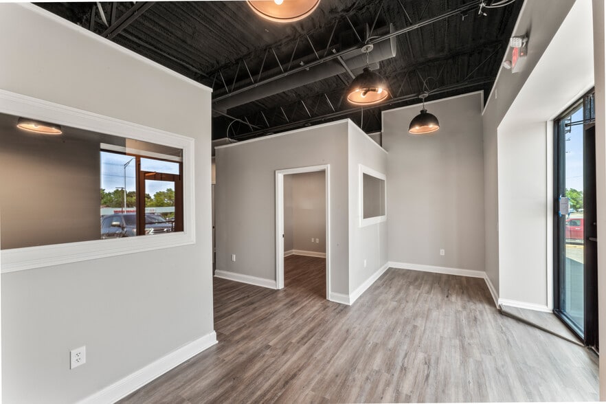 7801-7811 Shawnee Mission Pky, Overland Park, KS à louer - Photo de l’immeuble – Image 2 sur 14