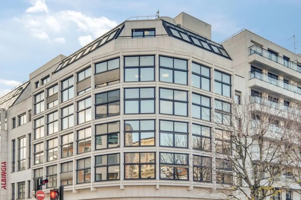 107-113 Rue Victor Hugo, Levallois-Perret à louer Photo de l’immeuble– Image 1 sur 9