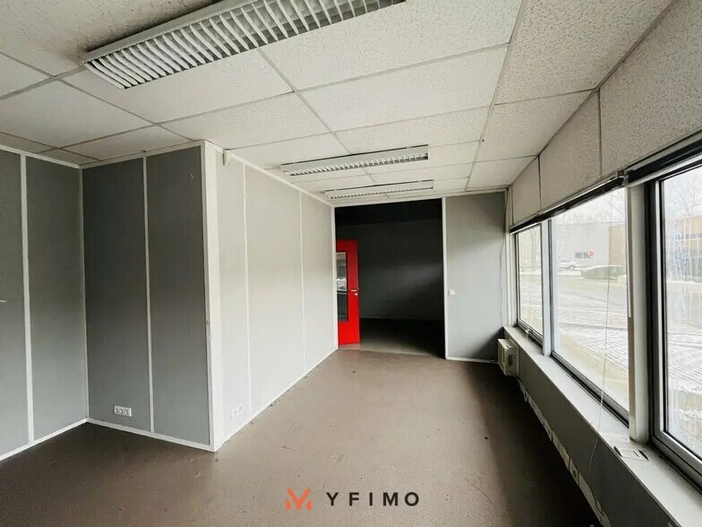 Local d’activités dans Trappes à louer - Photo intérieure – Image 3 sur 4