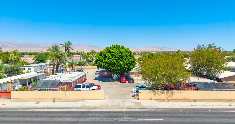 53228 Cesar Chavez St, Coachella, CA à vendre - Photo de l’immeuble – Image 2 sur 9