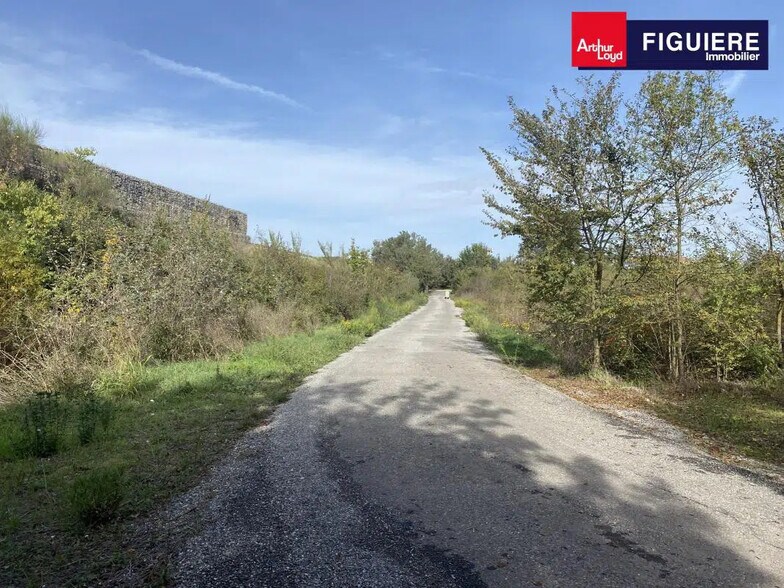 Chemin De Saint-Hilaire, Bouc-Bel-Air à louer - Photo de l’immeuble – Image 2 sur 5