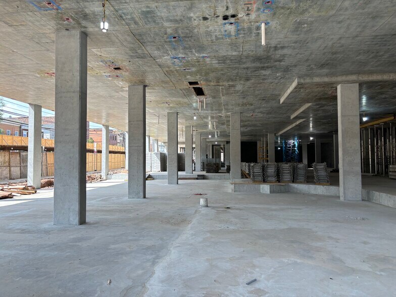 1075 West Side Ave, Jersey City, NJ à louer - Photo de l’immeuble – Image 3 sur 7