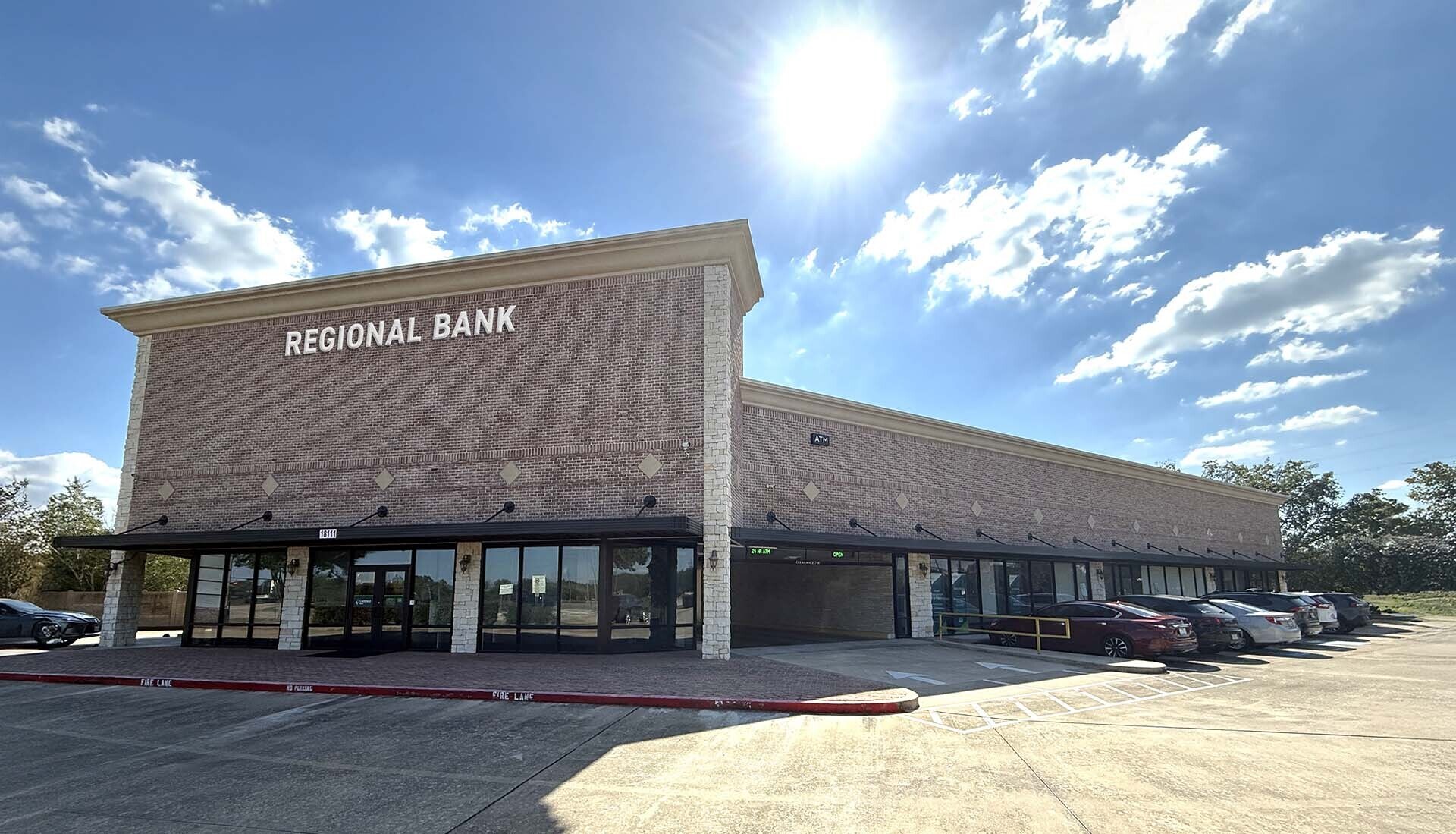 18111 Katy Fwy, Houston, TX à vendre Photo de l’immeuble– Image 1 sur 10