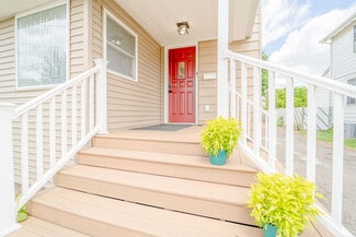 Plus de détails pour 7 Short/Mid-Term Rental Properties – Spécialisé à vendre, Johnson City, NY