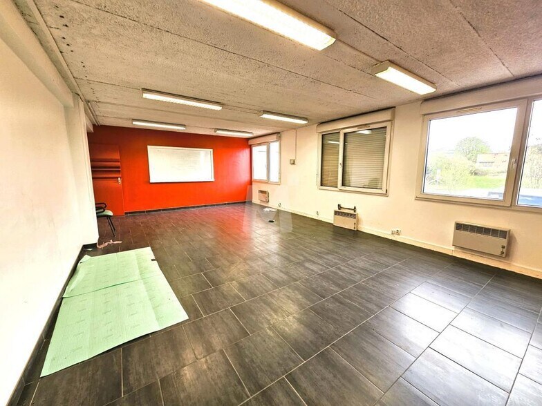 Bureau dans Évry-Courcouronnes à vendre - Photo intérieure – Image 3 sur 11