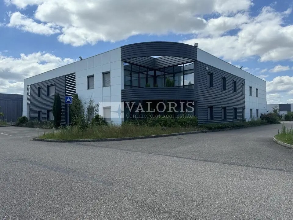 Local d’activités dans Saint-Priest à louer Photo de l’immeuble– Image 1 sur 8