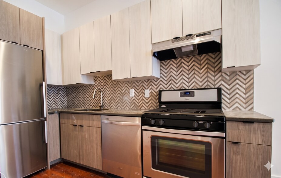 223 Knickerbocker Ave, Brooklyn, NY à vendre - Photo de l’immeuble – Image 3 sur 5