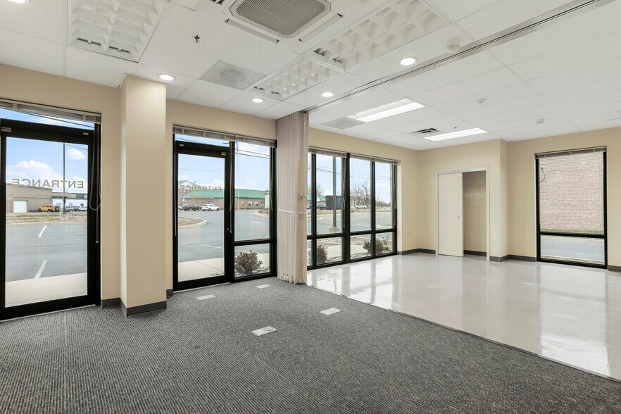 15 Compass Pt, Martinsburg, WV à louer - Photo de l’immeuble – Image 2 sur 14