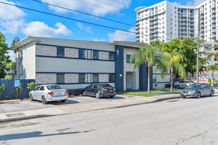 Income-Producing Redevelopment portefeuille de 2 biens à vendre sur LoopNet.fr - Photo de l’immeuble – Image 3 sur 23