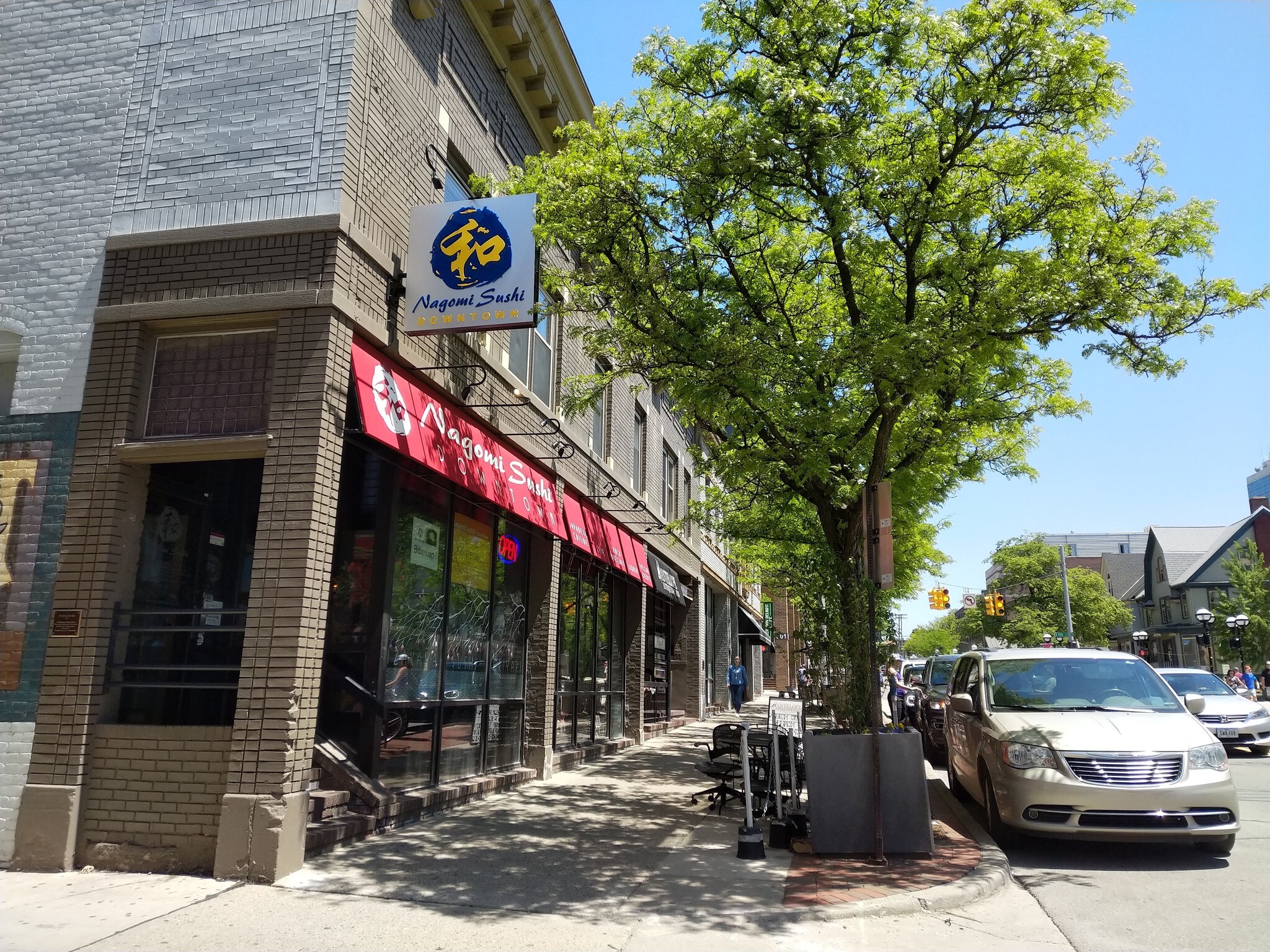 213-289 E Liberty St, Ann Arbor, MI à louer Photo principale– Image 1 sur 17