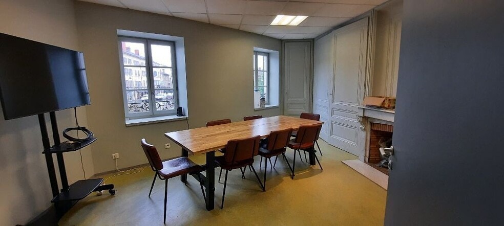 14 Place Pierre Vauboin, Tassin-la-Demi-Lune à louer - Photo intérieure – Image 2 sur 4