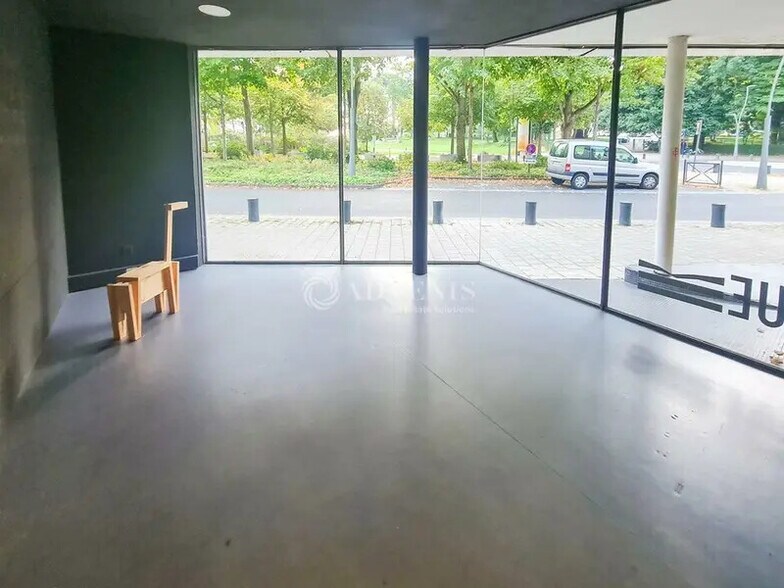 Bureau dans Saint-Brieuc à vendre - Photo de l’immeuble – Image 3 sur 11