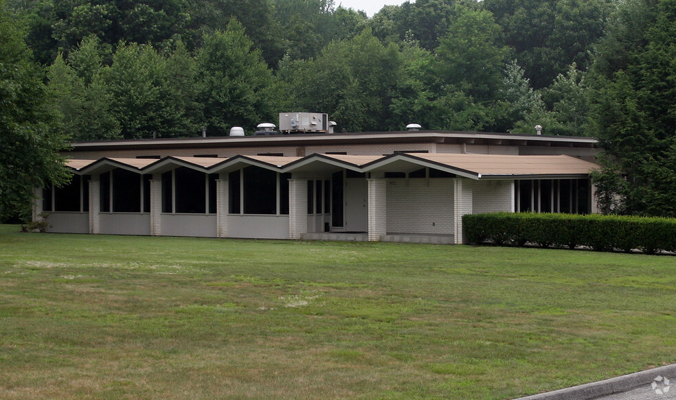 271 Jenckes Hill Rd, Lincoln, RI à vendre - Photo principale – Image 3 sur 7