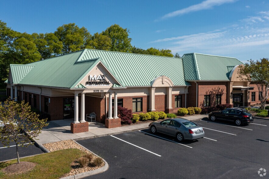 11201 W Point Dr, Knoxville, TN à louer - Photo de l’immeuble – Image 2 sur 4