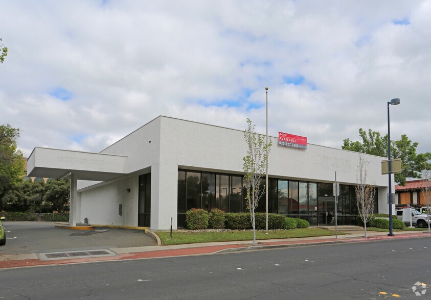 2395 Willow Pass Rd, Concord, CA à vendre - Photo de l’immeuble – Image 3 sur 5