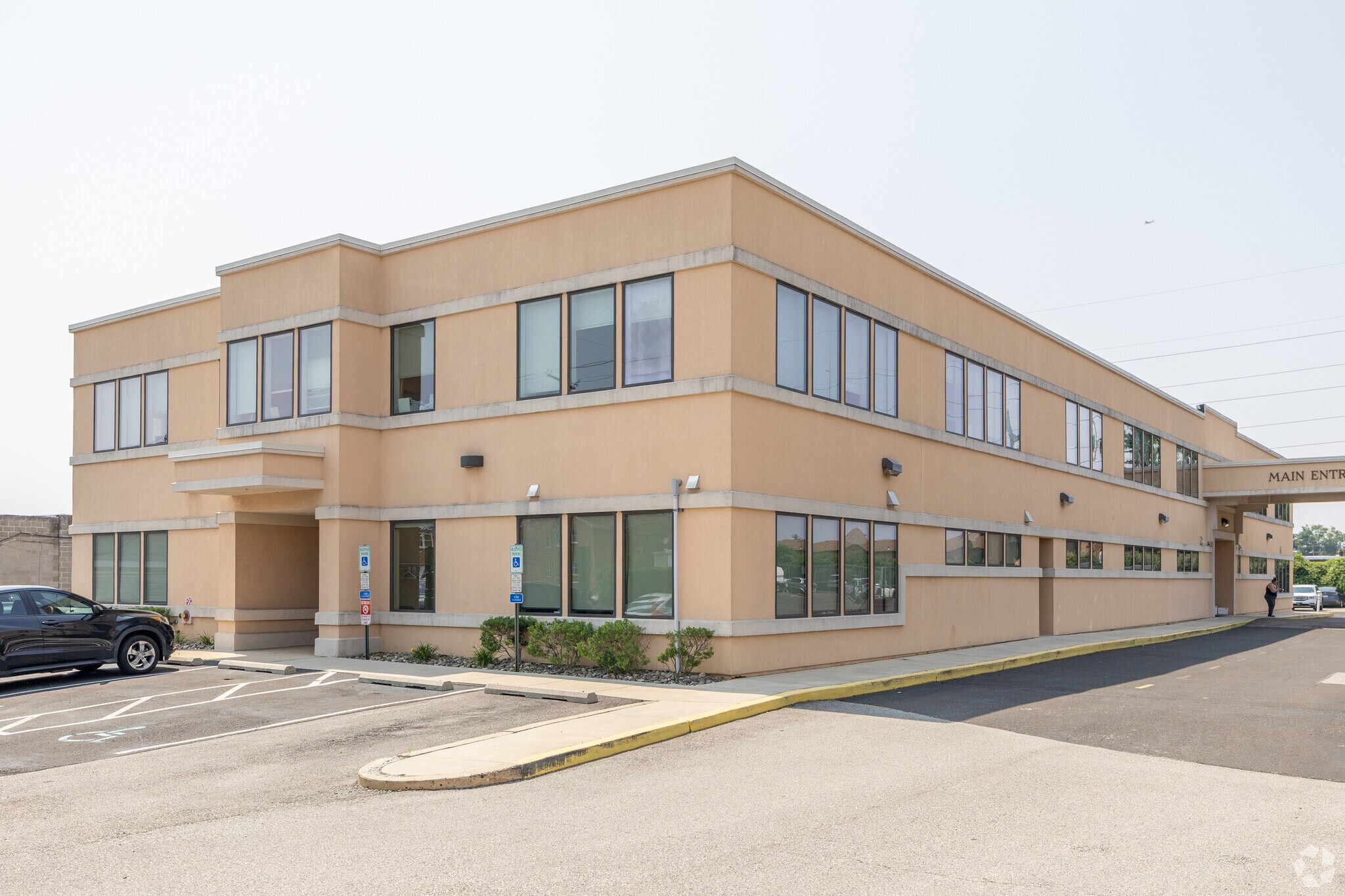 2000 Grant Ave, Philadelphia, PA à vendre Photo de l’immeuble– Image 1 sur 5