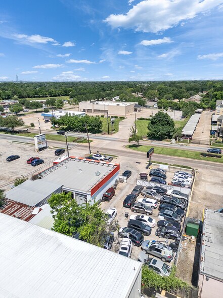 10090 S Gessner, Houston, TX à vendre - Photo de l’immeuble – Image 3 sur 12