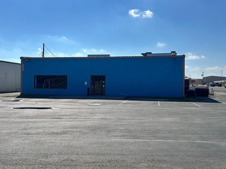 1613 W Broadway St, Andrews, TX à vendre - Photo de l’immeuble – Image 1 sur 26