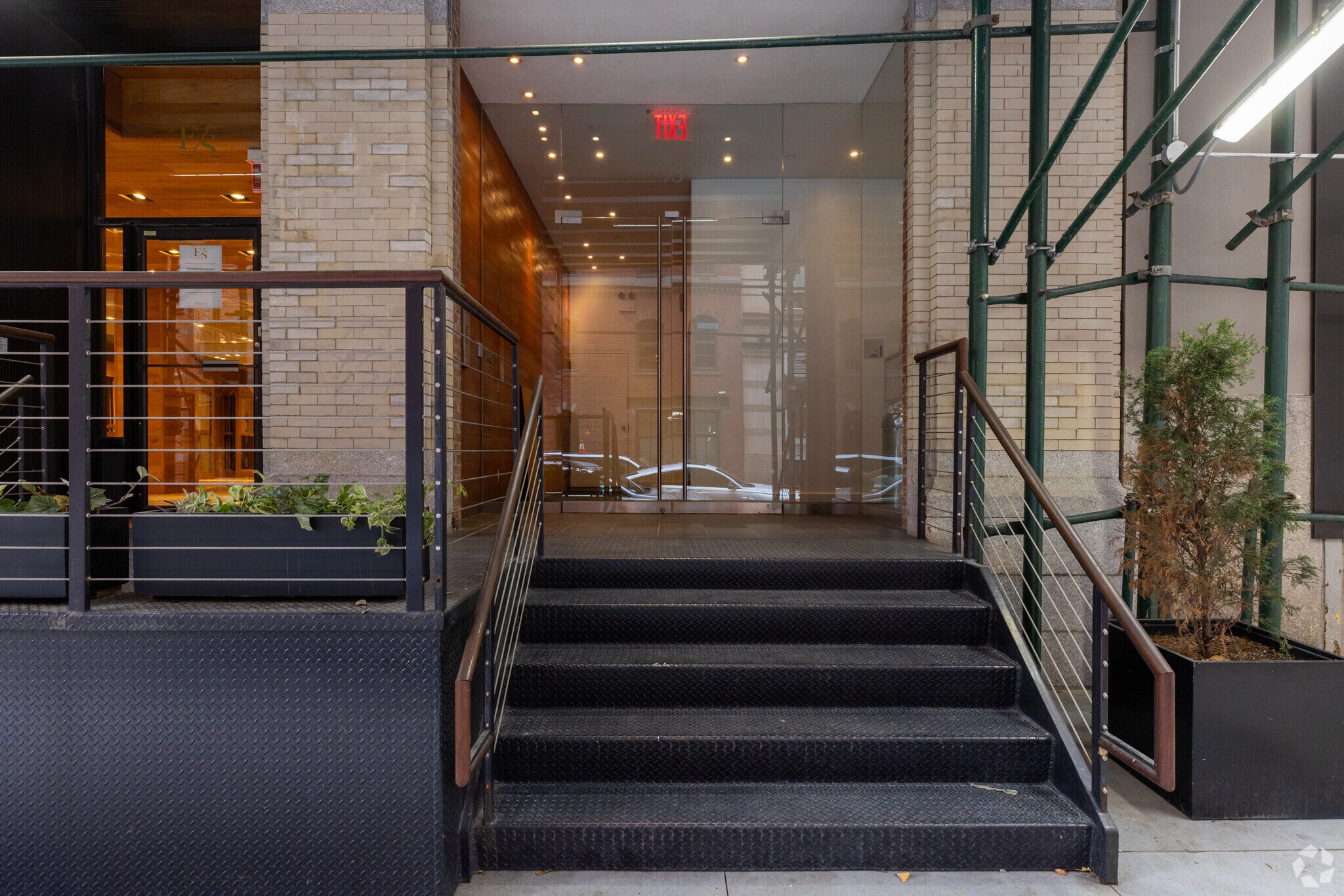 95 Vandam St, New York, NY à vendre Photo de l’immeuble– Image 1 sur 8