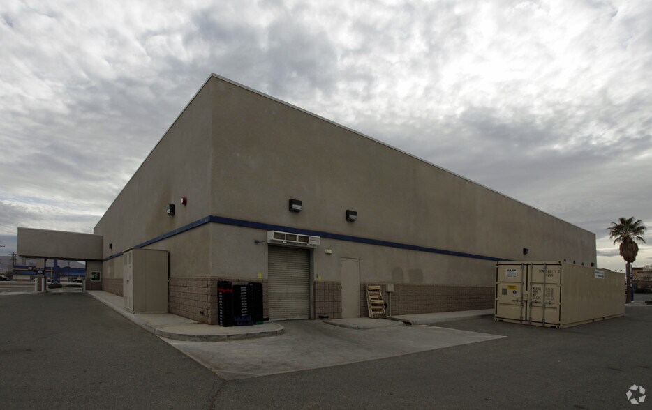 21738 US Highway 18, Apple Valley, CA à louer - Photo de l’immeuble – Image 2 sur 3
