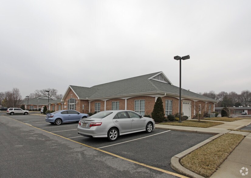 1060 S Governors Ave, Dover, DE à louer - Photo de l’immeuble – Image 2 sur 2
